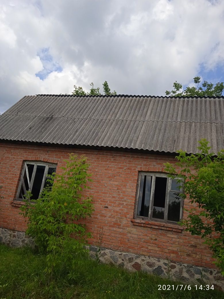 Продам будинок .