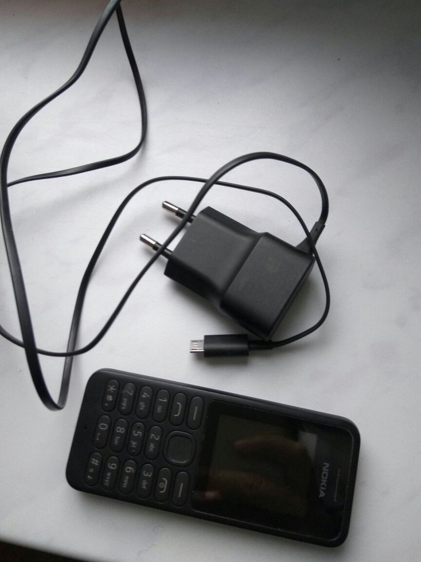 Nokia 130 mały telefon do kieszeni OPIS