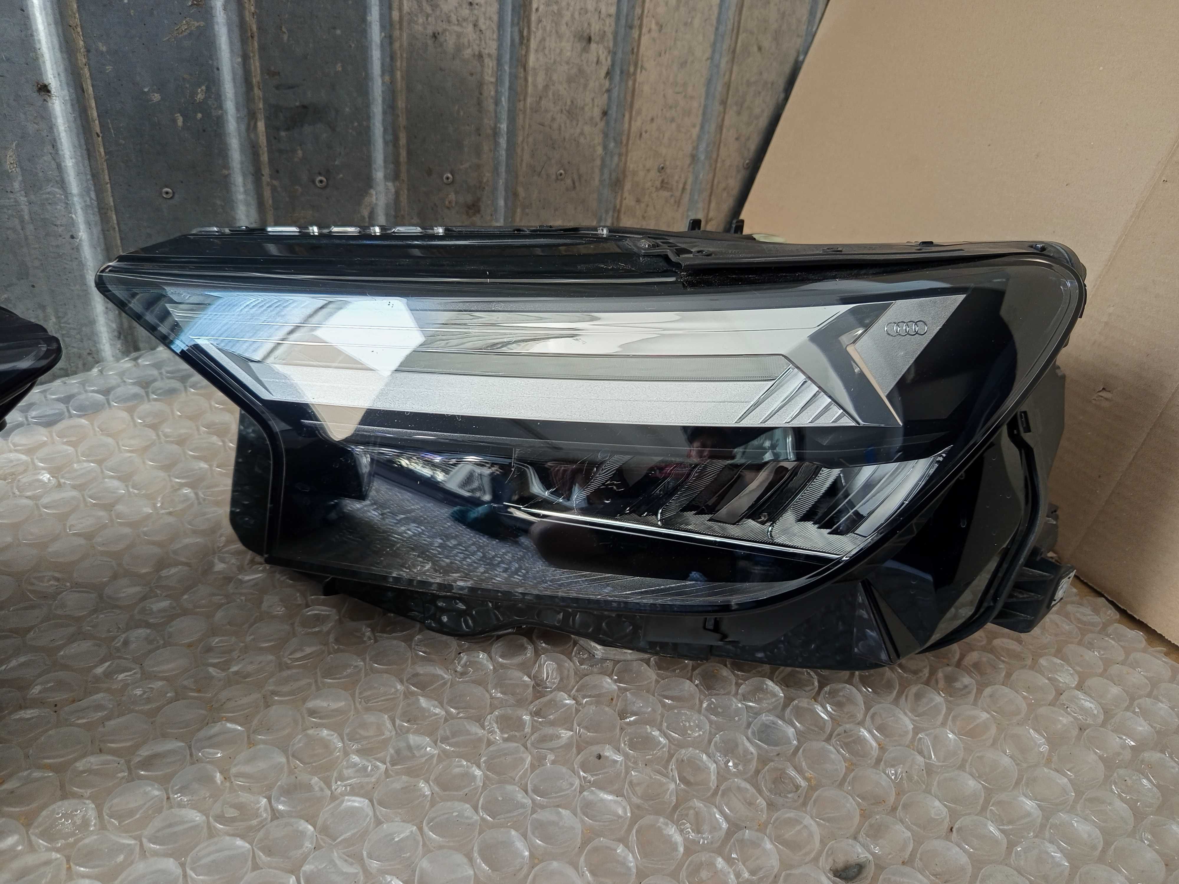 Lampy Przód lampa prawa lewa AUDI Q4 89A e-tron 89A.941.033 / 034