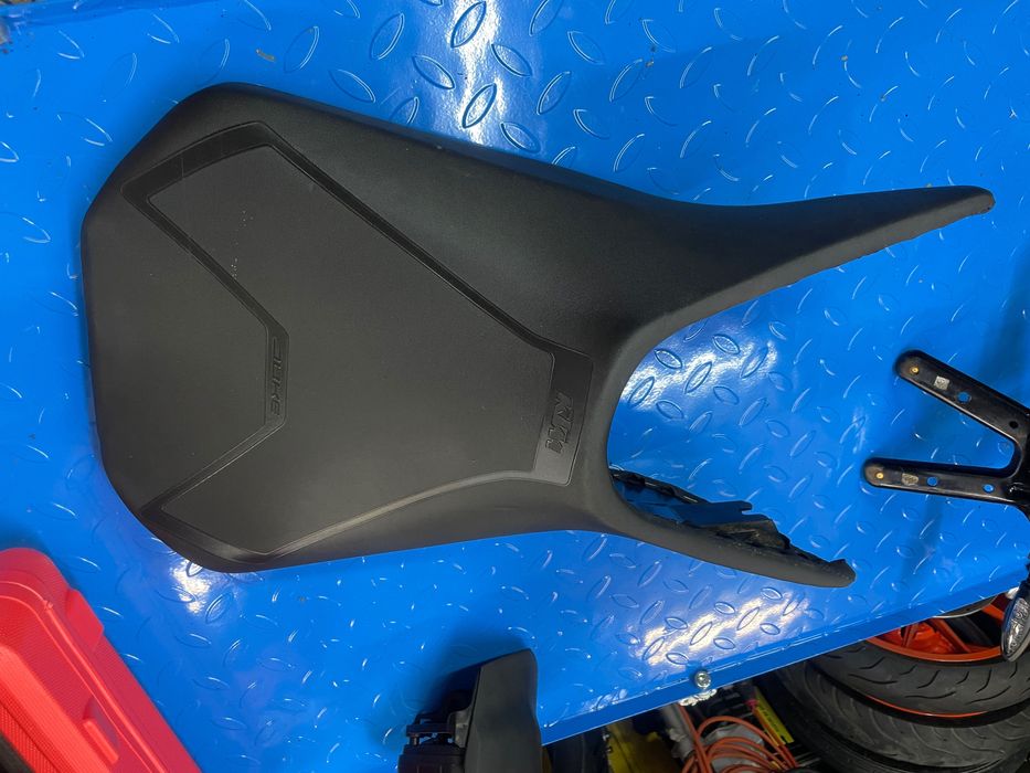 ktm 125 390 kanapa przod DUKE