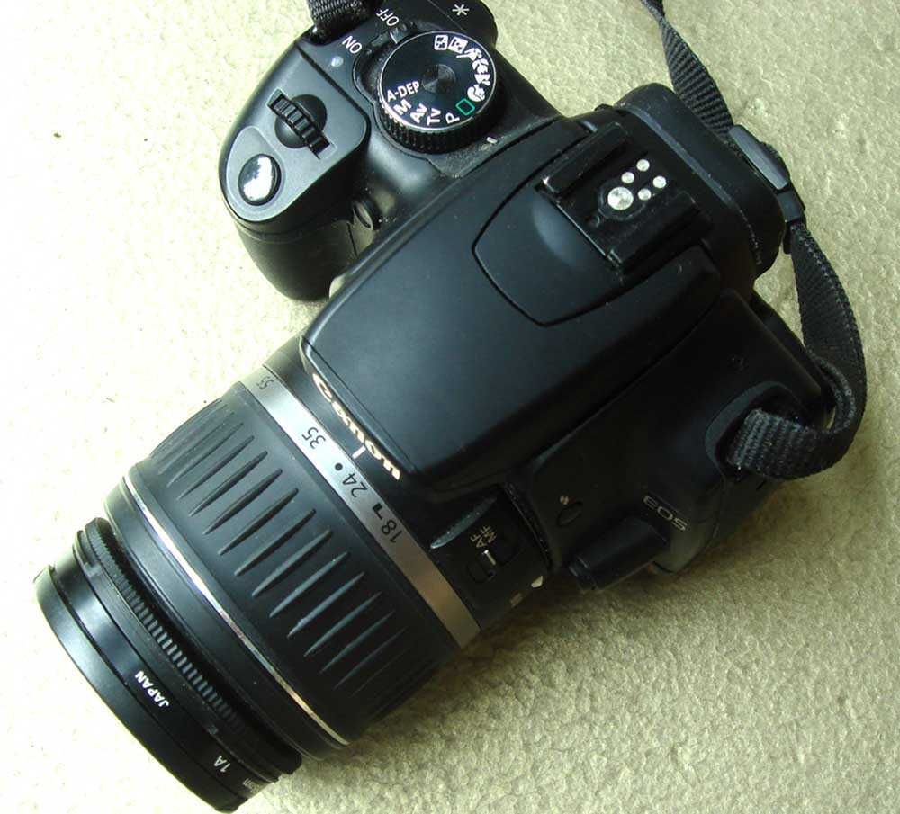 Lustrzanka Canon EOS XTi.