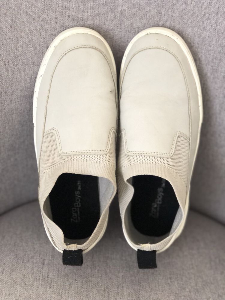 Buty ZARA szkolne wkładane biała podeszwa  Rozm. 35
