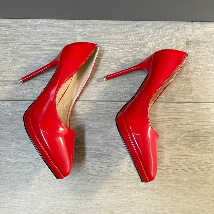 Szpilki czółenka lakierowane czerwone