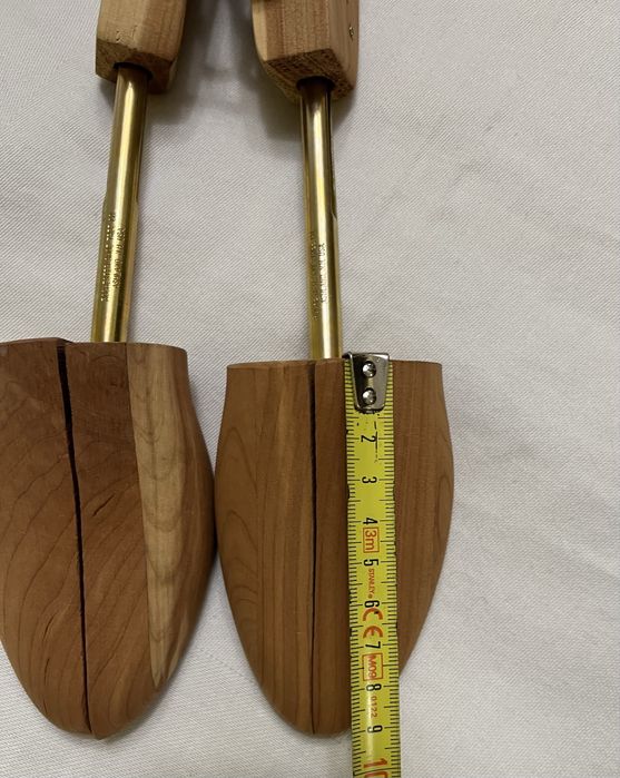 Кедрові колодки,деревʼяні формотримачі  бренда raphael cologne 38-39