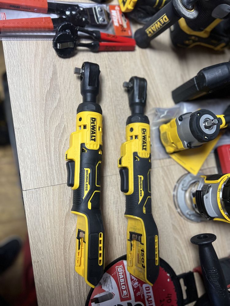 DeWalt DCF513 20V MAX 3/8" brushless ratchet