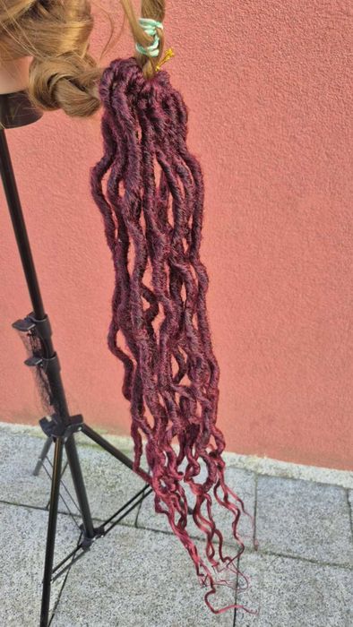 Peruka czerwone dredy