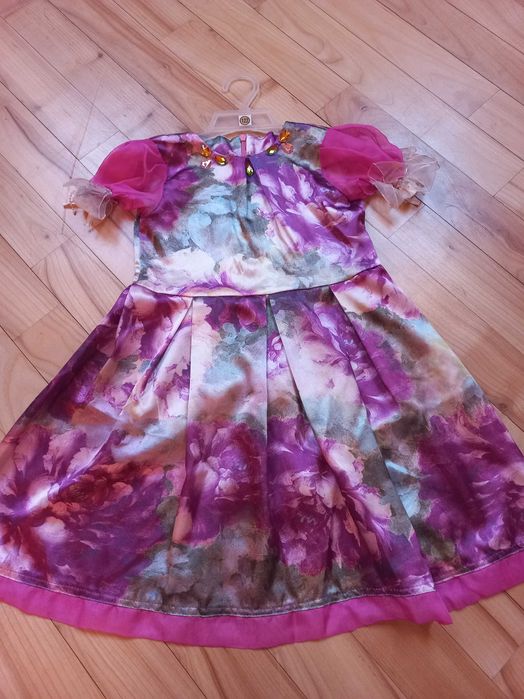 Святкова сукня для дівчинки