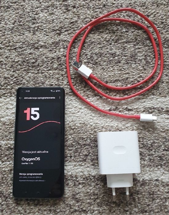 OnePlus 11 (16GB RAM + 256GB pamięci)- stan prawie jak nowy