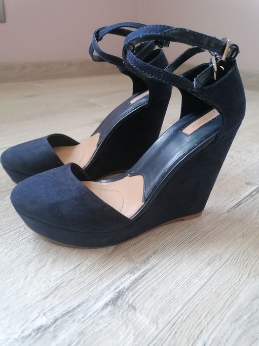 Buty na koturnie Stradivarius r. 36