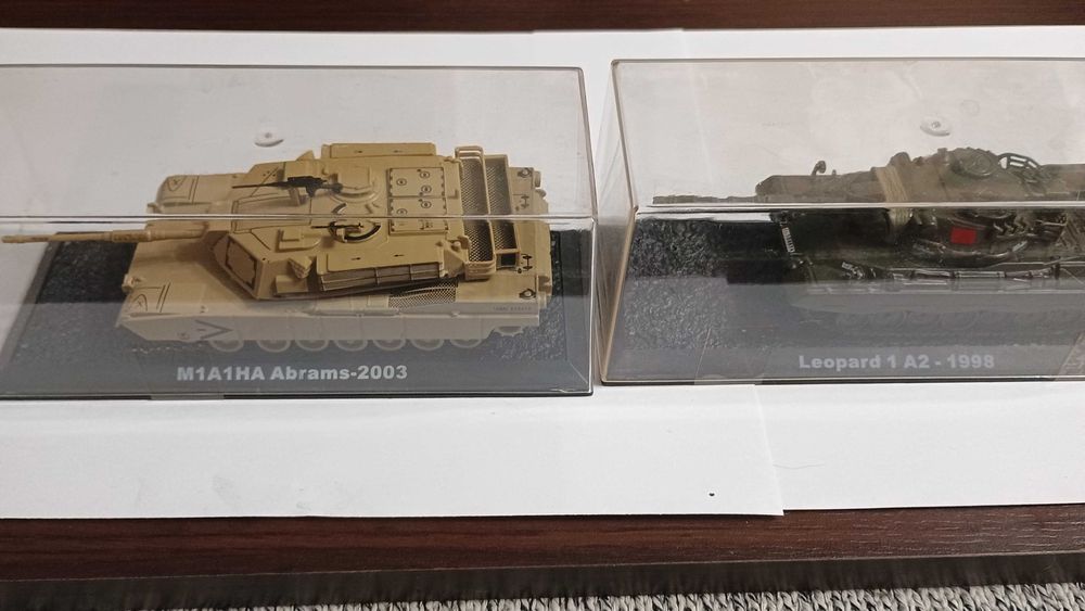 Czołgi w skali  1 : 72  26 szt. modeli