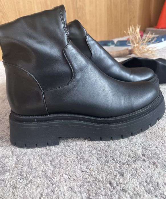 Kozaki wyskokie trapery za kolano Stradivarius rozm 37