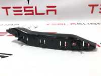 Направляющая переднего бампера правая Tesla Model Y