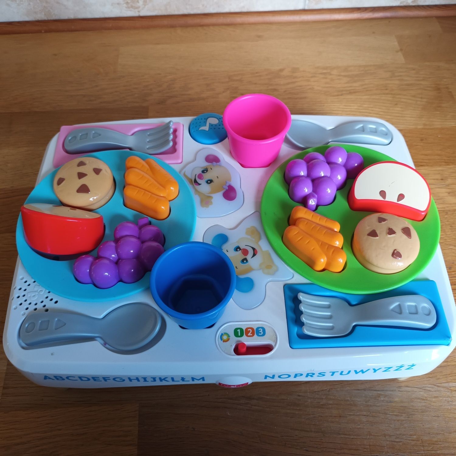 Fisher Price Stoliczek dobrych manier zabawka grająca