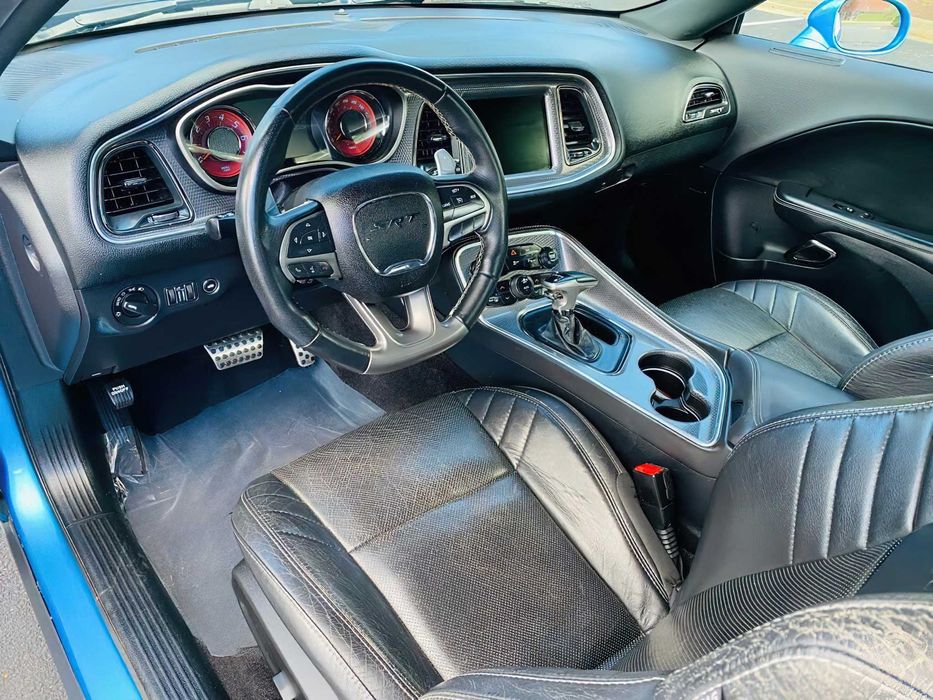 Dodge Challenger SRT Hellcat      2016