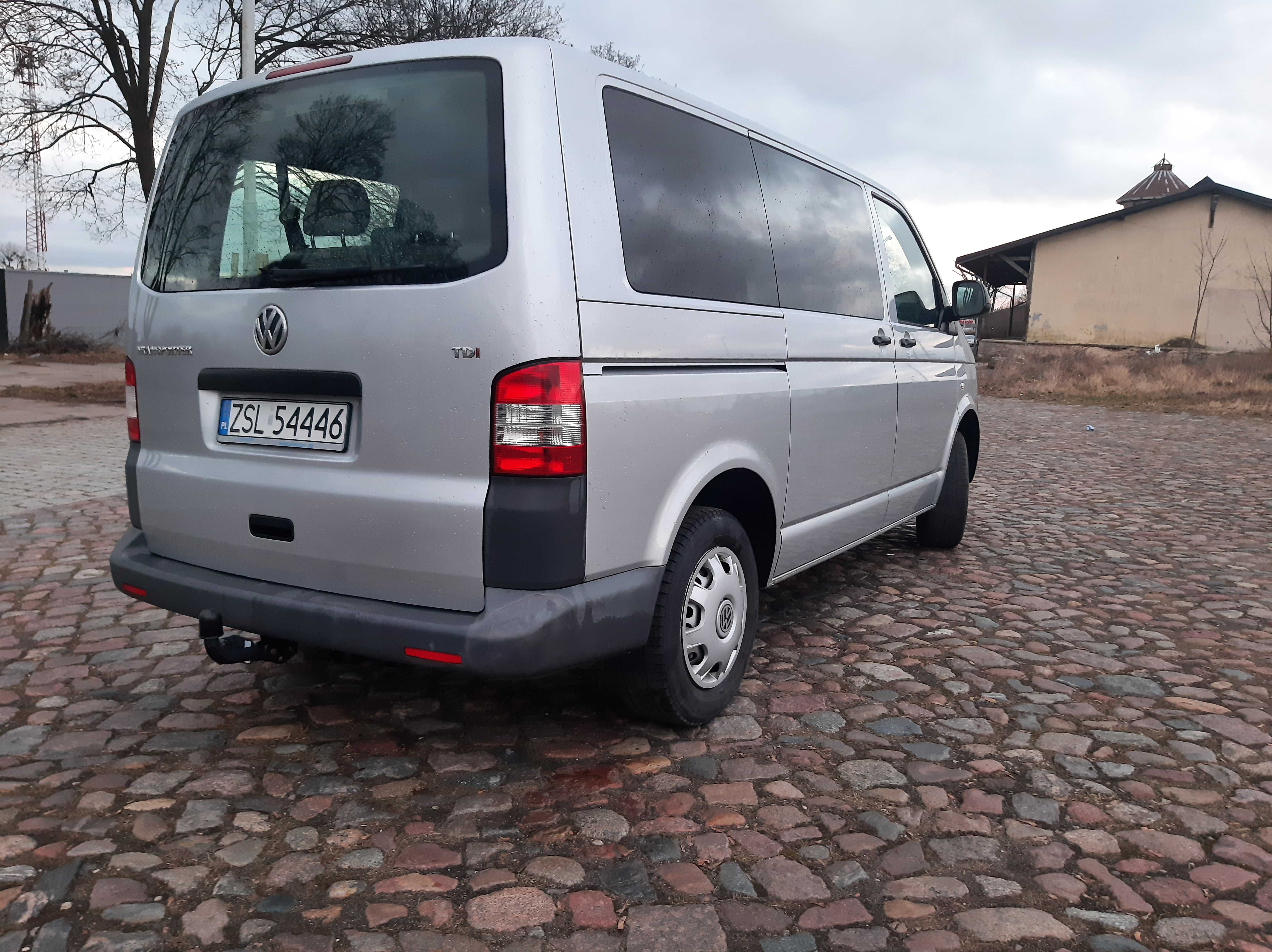 Volkswagen Transporter T5 2010r