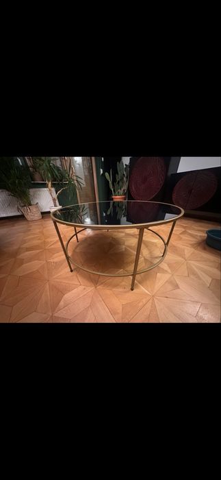 Szklany stół stoliczek na złotych nogach