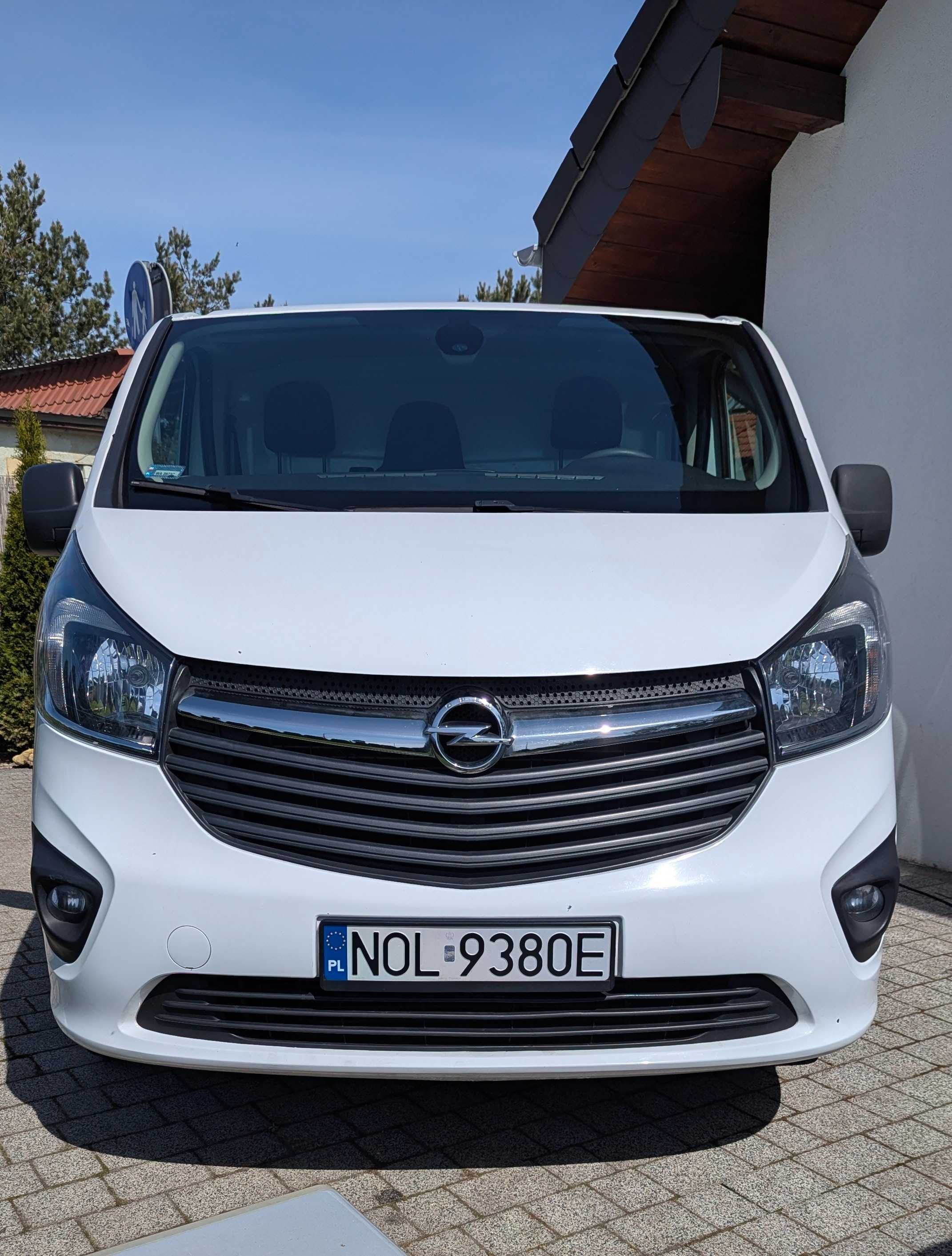 Opel Vivaro 1,6 Diesel 2018r faktura Vat 220500km bez wkładu