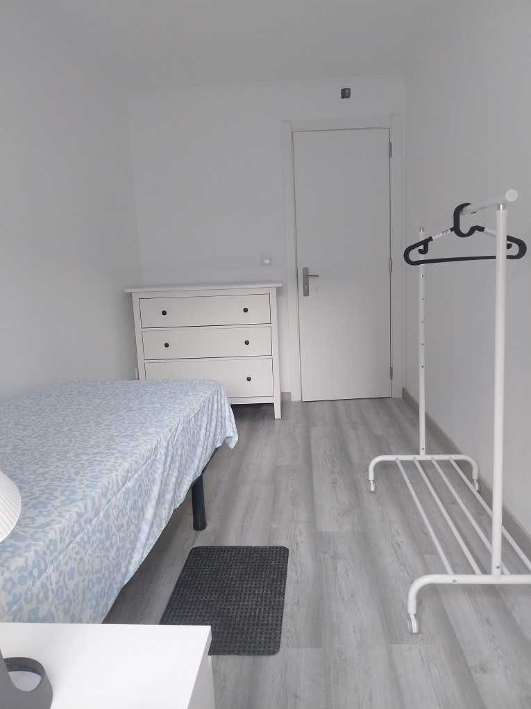 quartos individuais mobilados