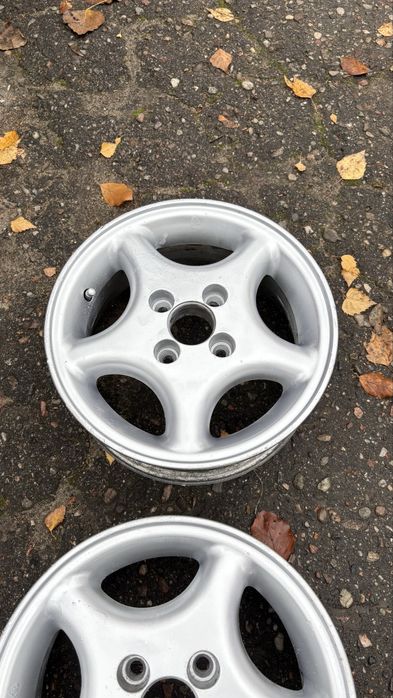 Felgi koła do Poloneza FSO 4x98 5J et 29 oryginalne 5-ramienne