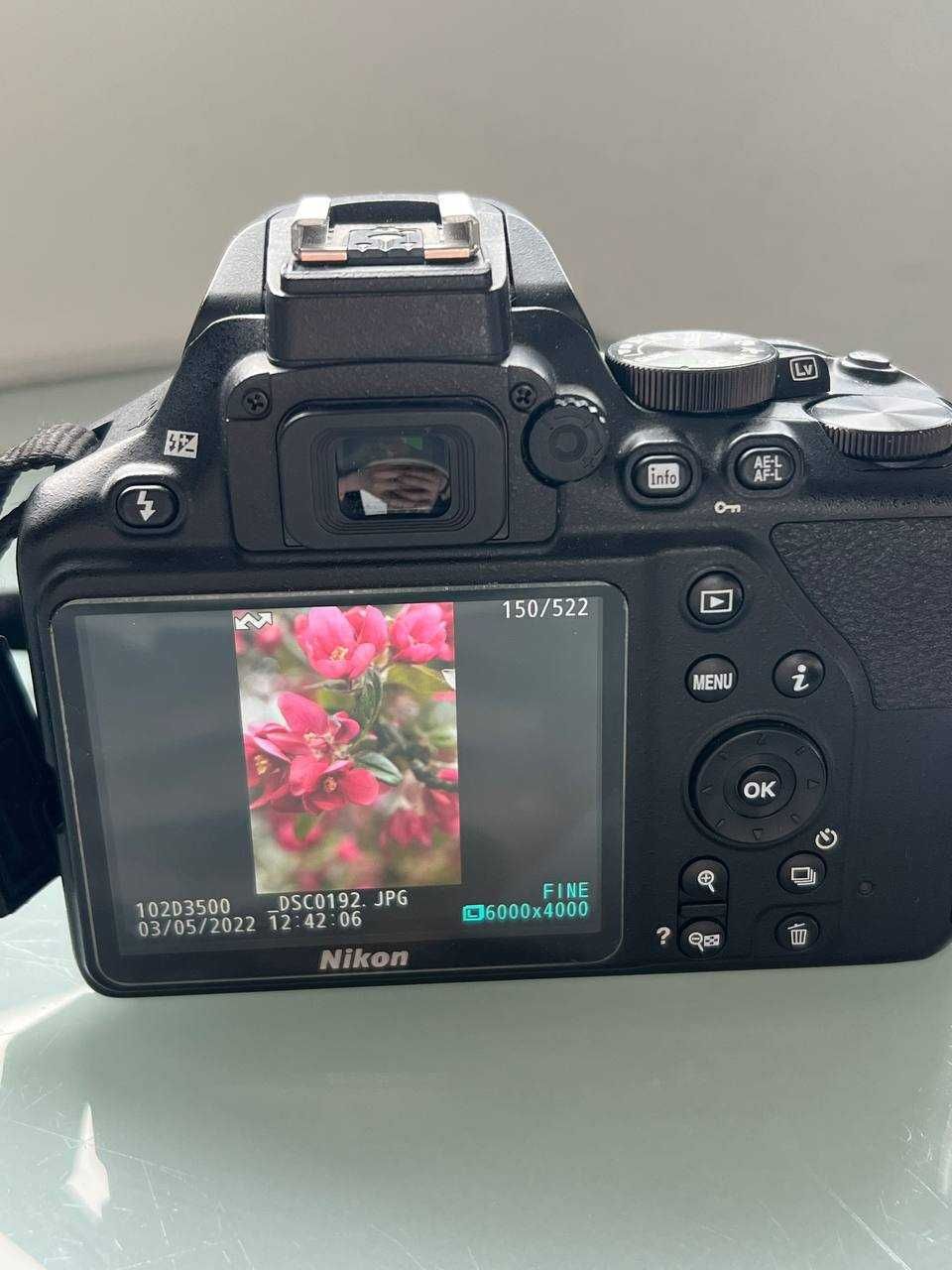 Nikon D3500 Sprzedaję lustrzankę w idealnym stanie.