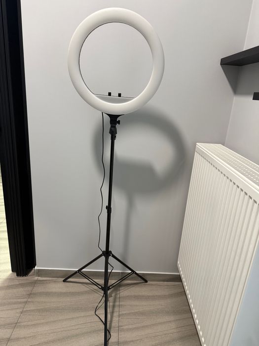 Lampa pierścieniowa