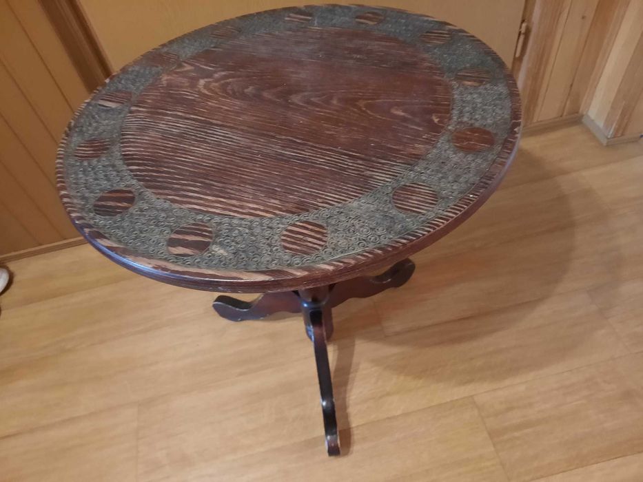 Stół stolik stoliczek retro antyk PRL okrągły kawowy oryginał rzeźba
