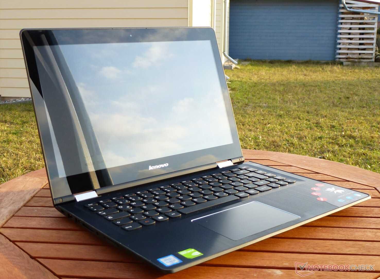 Lenovo Yoga 500 ноутбук танчики играем