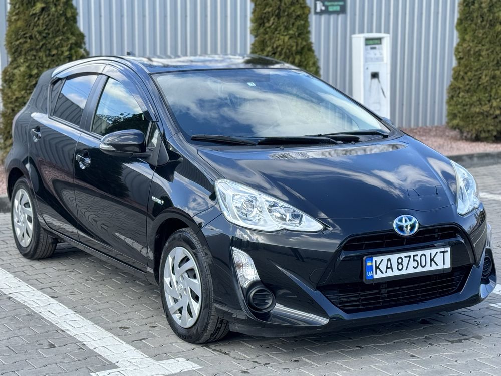 Продам Toyota AQUA гібрид