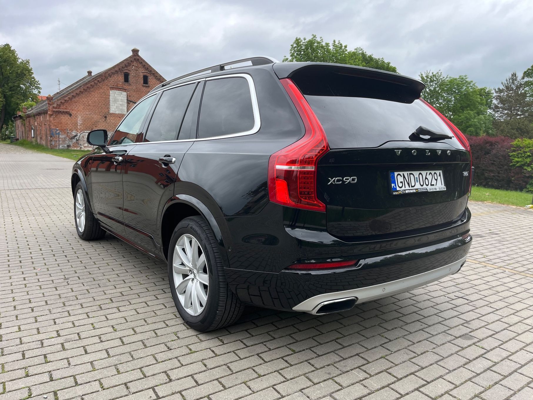 Volvo XC 90 4x4 320 km automat 7 os Bogate wyposażenie