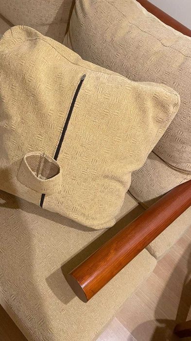 Sofá como novo 
1.60 largura
86 profundidade 
88 cm de altura +\-