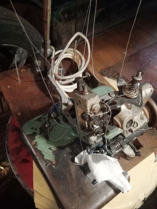 Оверлок 3 нити.б/у