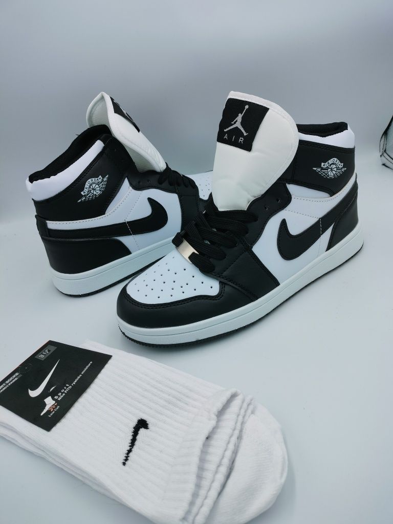 Nike Air Jordan 1 Mid rozm 39 GRATIS skarpetki Nike!