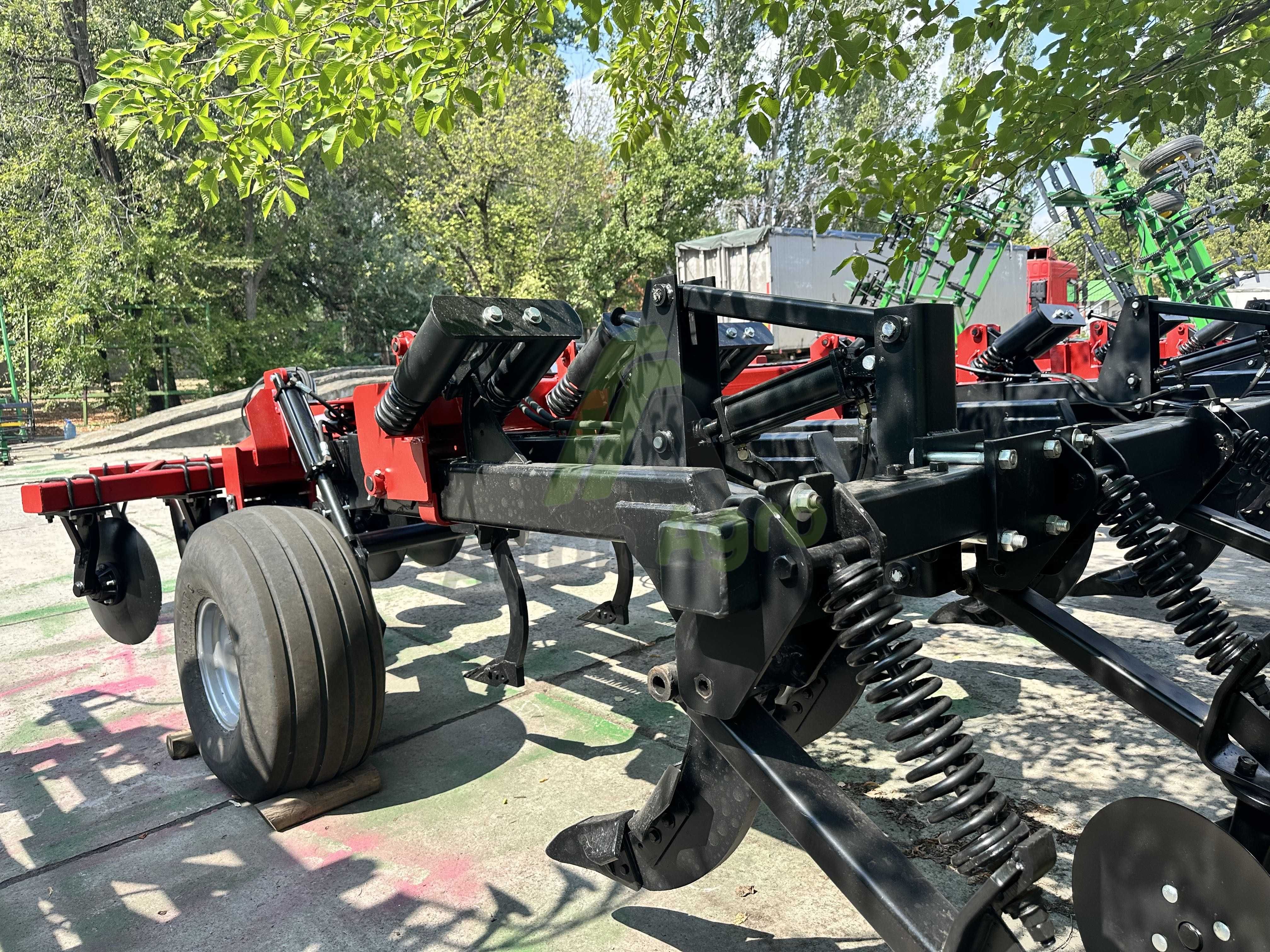 Глубокорыхлитель Case IH еколотайгер  530 Кейс шириною 3,8 метра