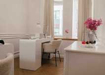 Wynajmiemy stanowisko do manicure – 3000 zł/mc – Warszawa, Centrum.