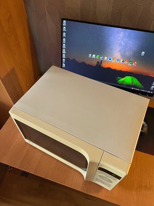 Микроволновка LG, в хорошому стані