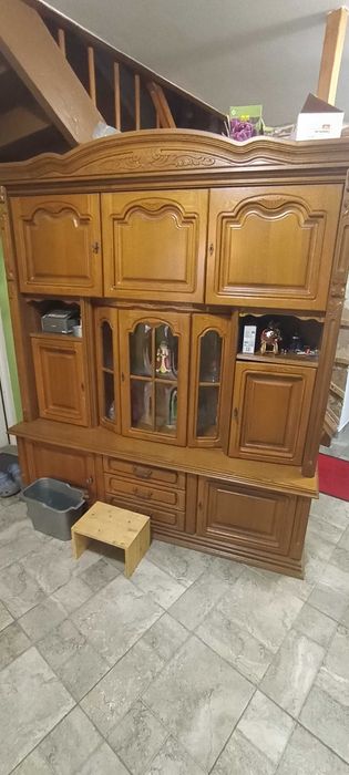 Biblioteczka jednoczęściowa, witryna drewniana