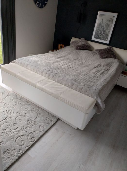 Łóżko z szafkami i skrzynią 160x200-240