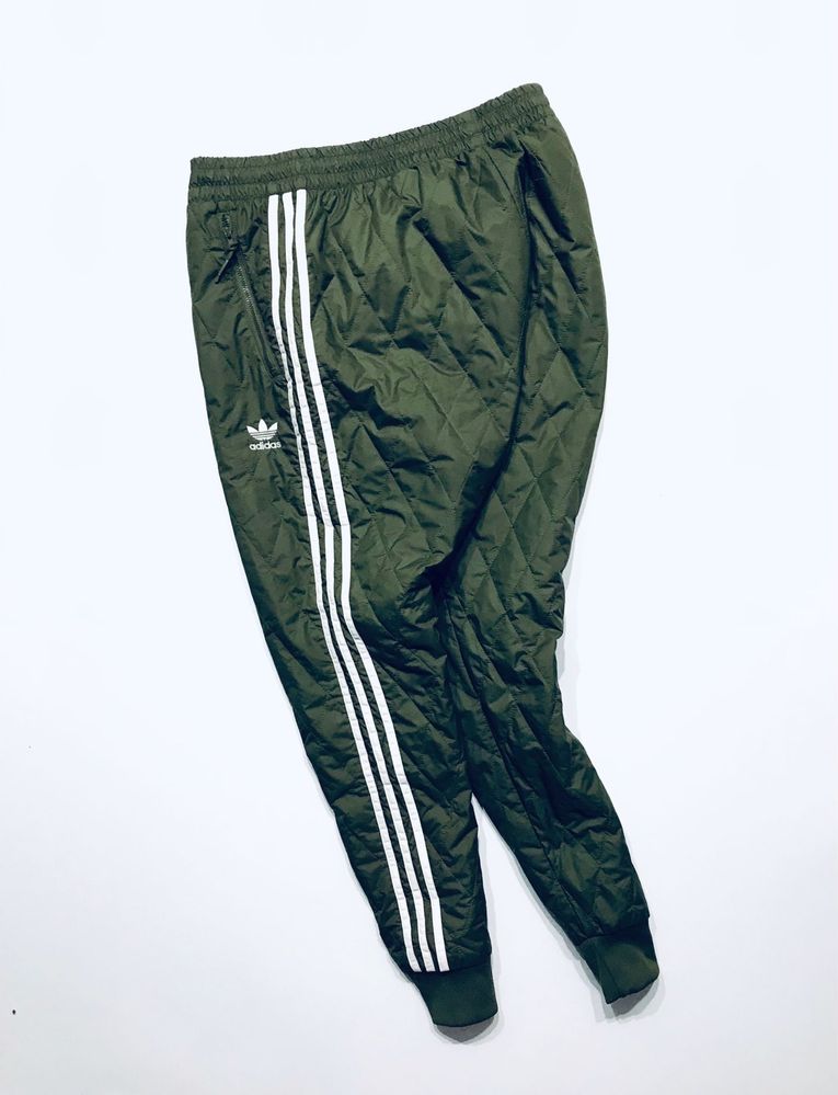 Pikowane sportowe Spodnie khaki Adidas Originals