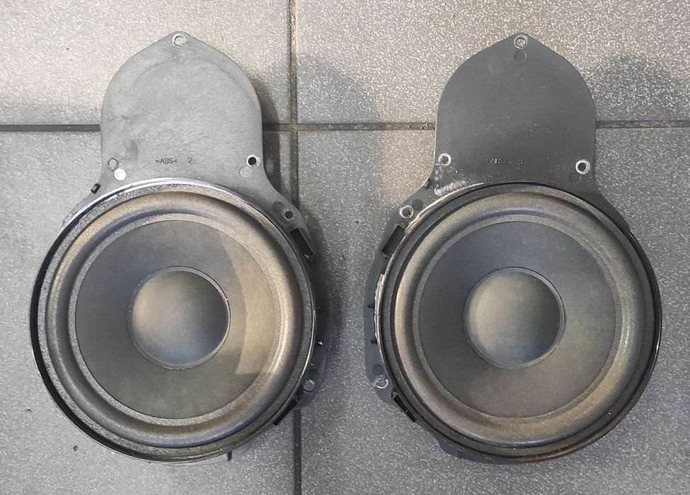 GŁOŚNIK GŁOSNIKI PRZEDNI VW PASSAT B6 B7 BLAUPUNKT 4 Ω OHM OM