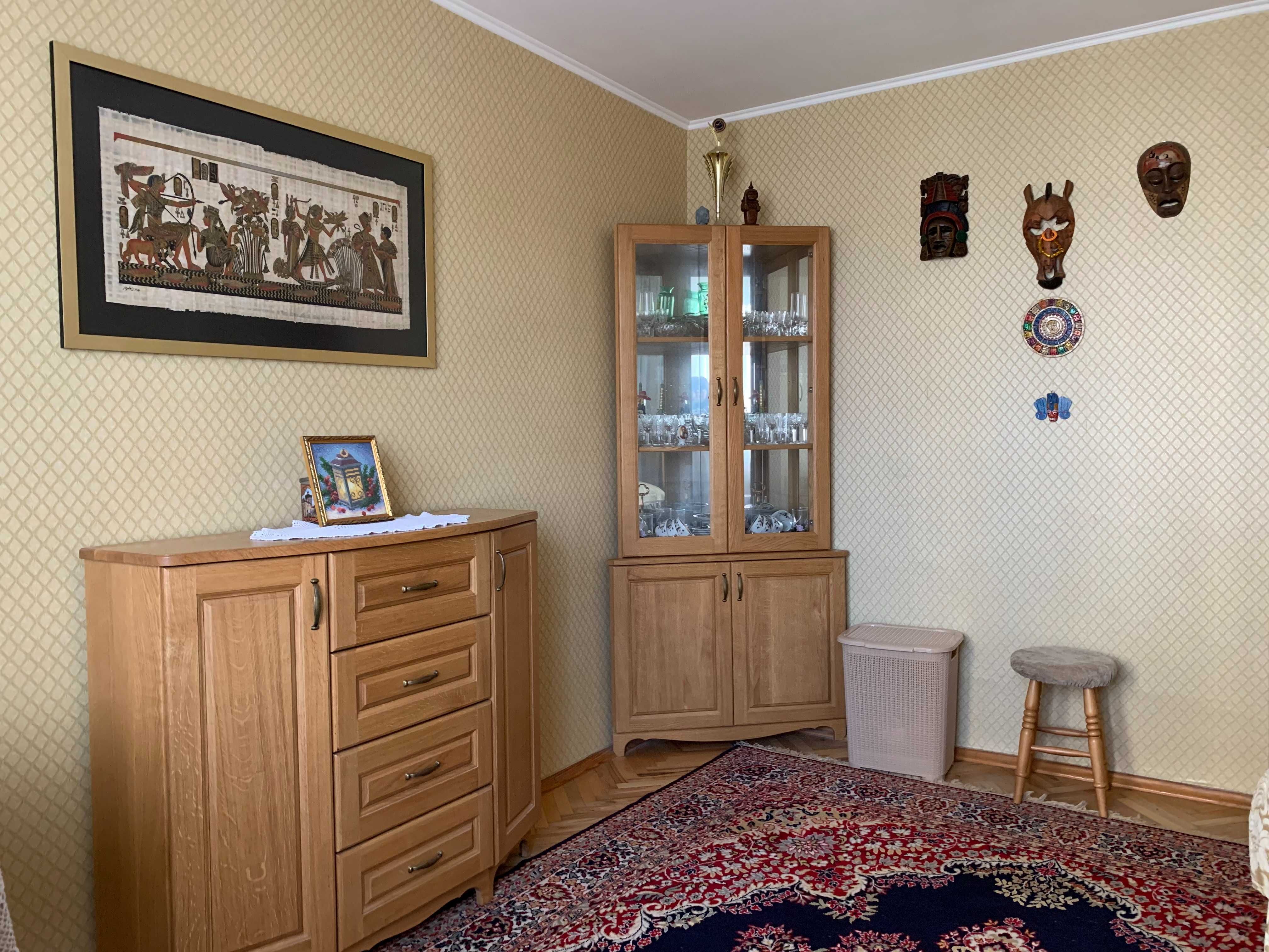 Без комиссии. Трехкомнатная квартира с ремонтом, Зверинецкая, Печерск