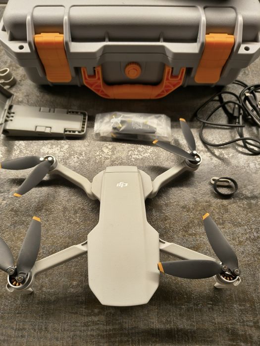 Dron dji mini 2 se  gwarancja dji care