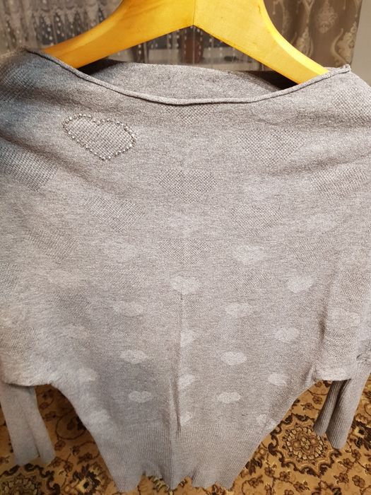 Продам трикотажну кофту М