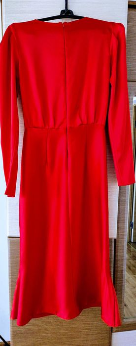 Сукня атласова червоного кольору