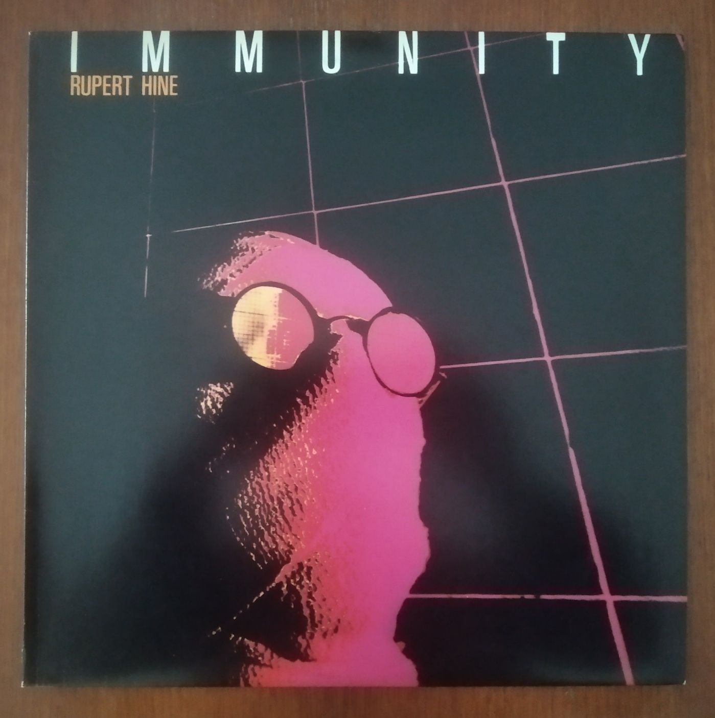 Rupert Hine disco de vinil "Immunity".