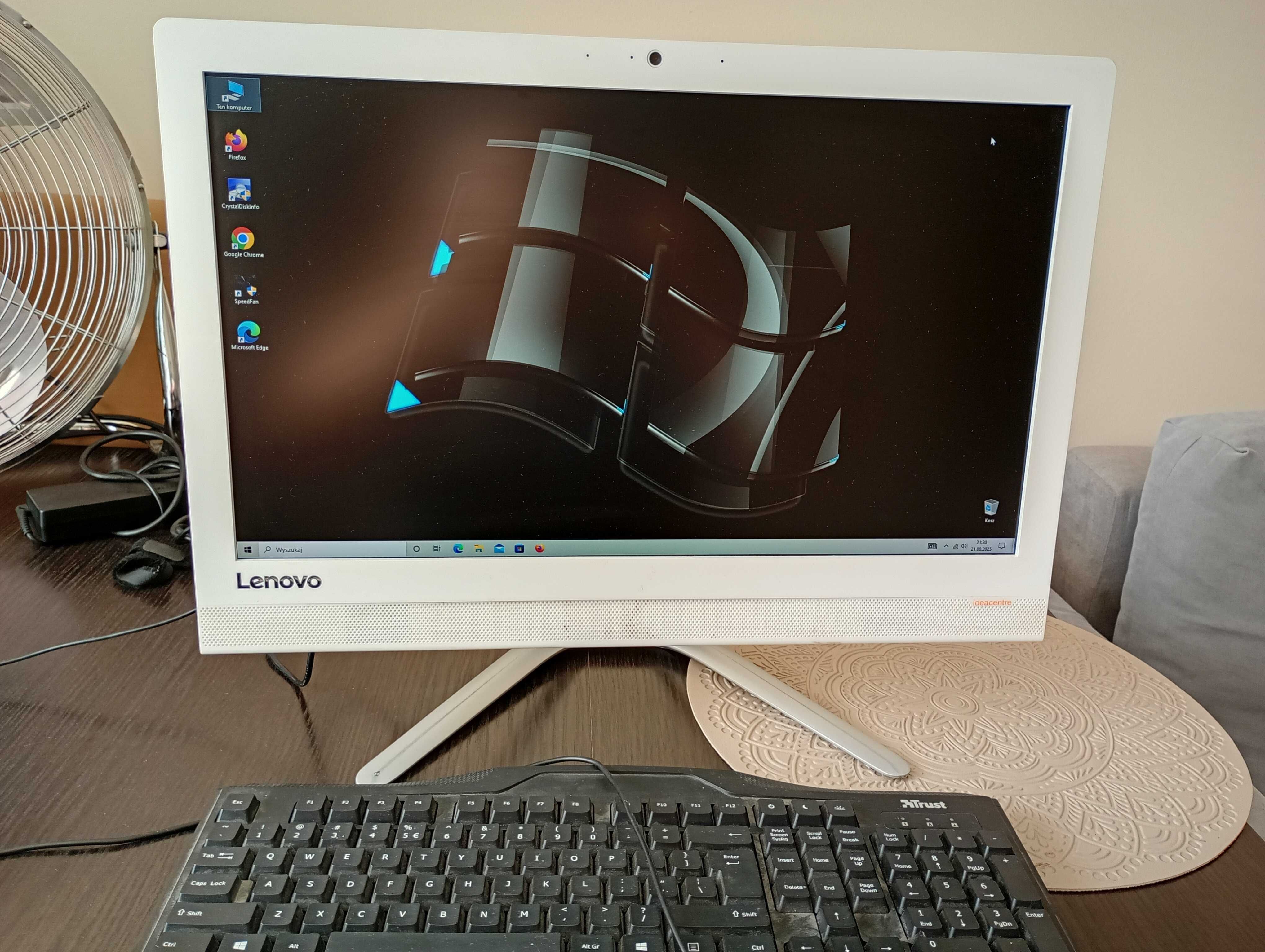 Lenovo Ideacentre 22'' AIO 300-22 i3-6100U/8GB/1TB SSHD/Win10