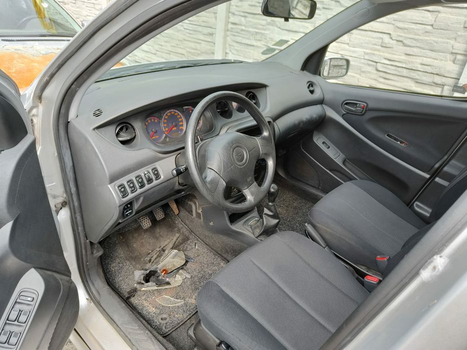 Daihatsu yrv 1.3i s07 części