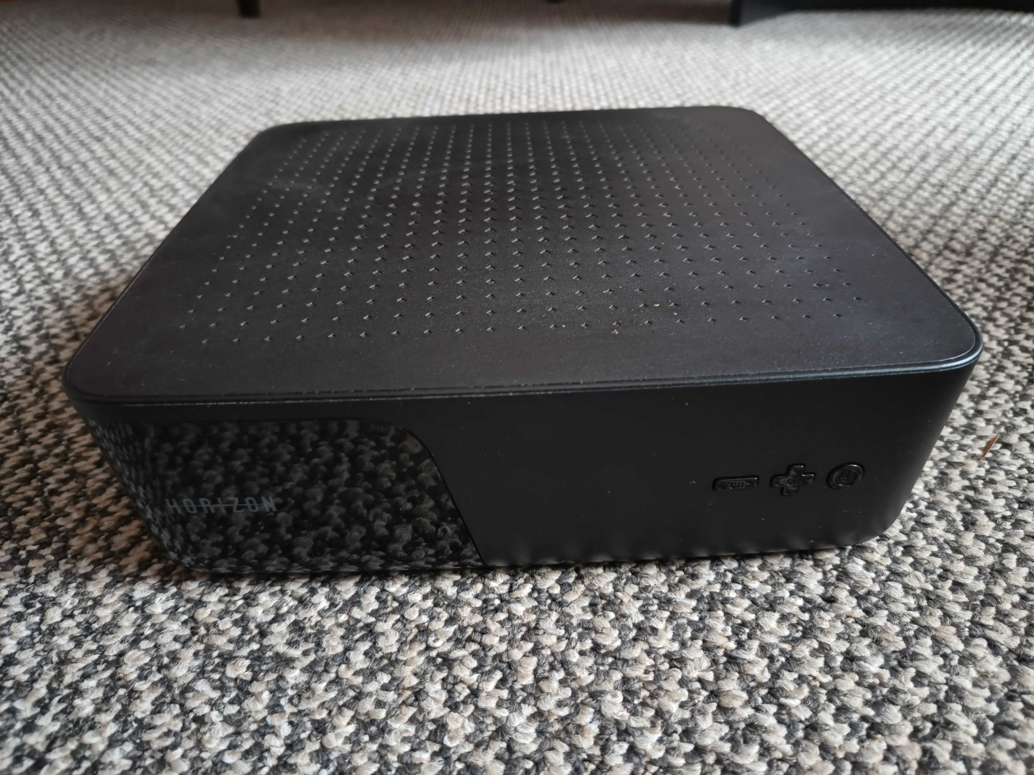 Dekoder Horizon HD - komplet .  Stan urządzenia dobry
