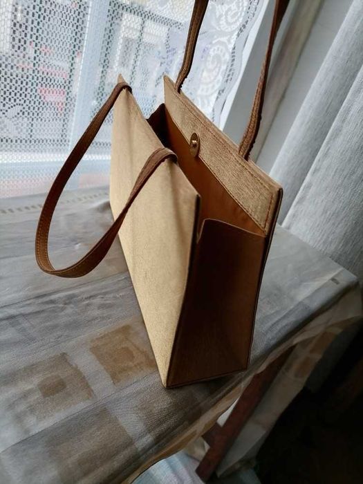 Bolsa de cerimónia dourada