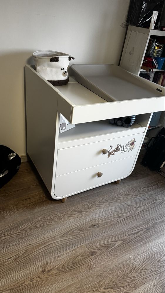 Komoda z nakładka na przewijak Ikea Myllra