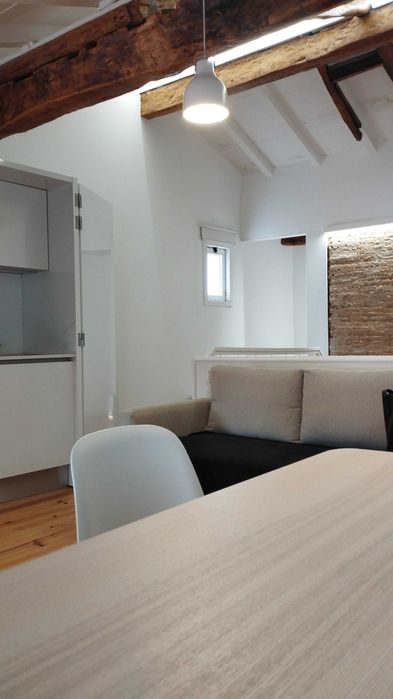 Apartamento T1 - Praça 8 de Maio - Remodelado, mobilado e equipado